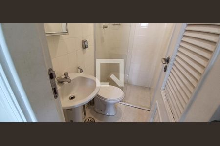 Apartamento à venda com 239m², 3 quartos e 4 vagasBanheiro de serviço