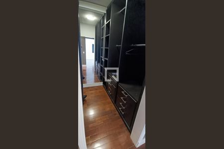 Apartamento à venda com 239m², 3 quartos e 4 vagasCloset da Suíte 3