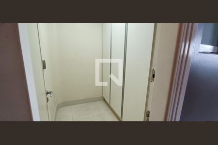 Apartamento à venda com 239m², 3 quartos e 4 vagasCloset da Suíte 2