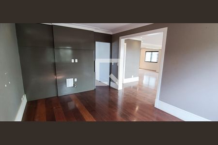 Apartamento à venda com 239m², 3 quartos e 4 vagasSala de TV