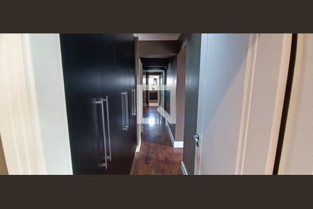 Apartamento à venda com 239m², 3 quartos e 4 vagasCorredor