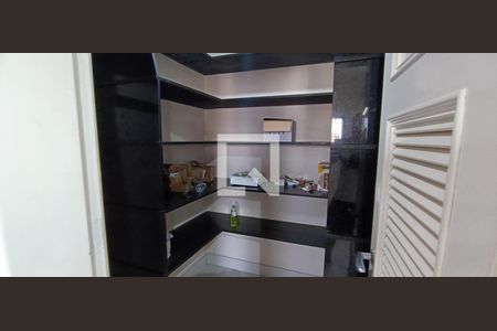 Apartamento à venda com 239m², 3 quartos e 4 vagasDespensa