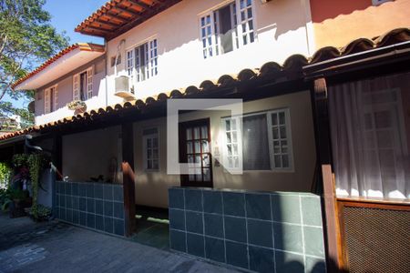 Casa de condomínio à venda com 55m², 2 quartos e 1 vaga Casa de condomínio à venda com 55m², 2 quartos e 1 vagaFachada da Casa