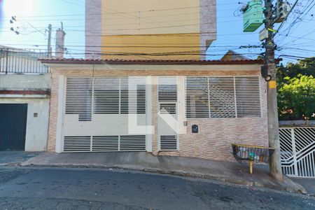 Casa para alugar com 85m², 2 quartos e 1 vaga Casa para alugar com 85m², 2 quartos e 1 vagaFachada