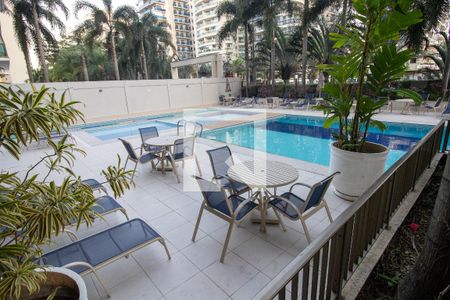 Apartamento à venda com 80m², 2 quartos e 1 vagaÁrea comum - Piscina