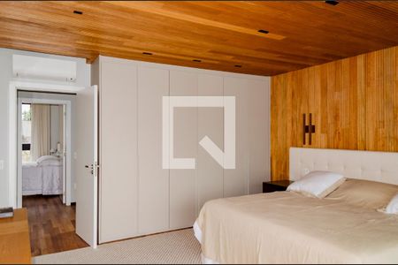 Casa de condomínio para alugar com 200m², 3 quartos e 2 vagasSuíte Master - Dormítório