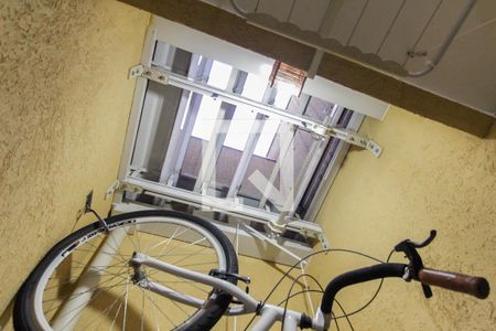 Casa de condomínio à venda com 64m², 2 quartos e 1 vagaÁrea de Serviço