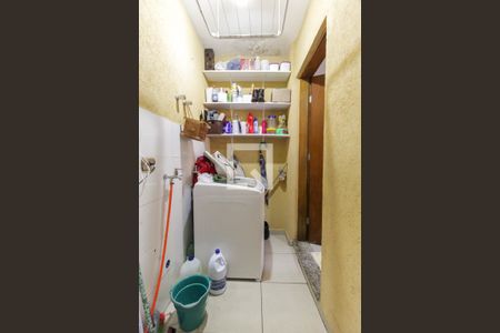 Casa de condomínio à venda com 64m², 2 quartos e 1 vagaÁrea de Serviço