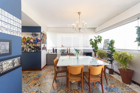 Apartamento para alugar com 250m², 3 quartos e 4 vagasVaranda