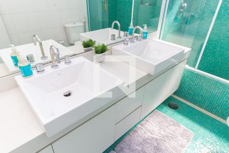Apartamento para alugar com 250m², 3 quartos e 4 vagasBanheiro da Suíte 2