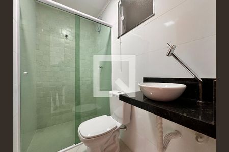 Casa à venda com 150m², 2 quartos e 2 vagasBanheiro da suíte 1