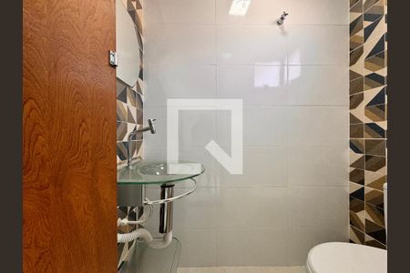 Casa à venda com 150m², 2 quartos e 2 vagasLavabo