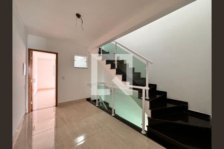 Casa à venda com 150m², 2 quartos e 2 vagasHall entre os quartos 