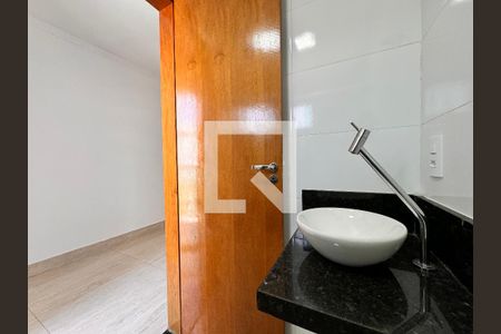 Casa à venda com 150m², 2 quartos e 2 vagasBanheiro da suíte 2