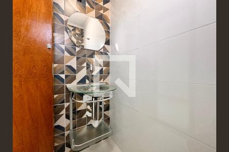 Casa à venda com 150m², 2 quartos e 2 vagasLavabo