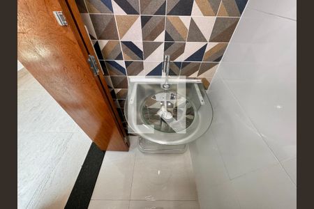 Casa à venda com 150m², 2 quartos e 2 vagasLavabo