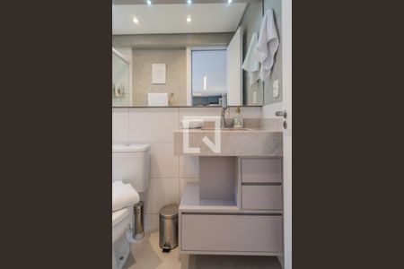 Banheiro de apartamento à venda com 1 quarto, 42m² em Centro Histórico, Porto Alegre