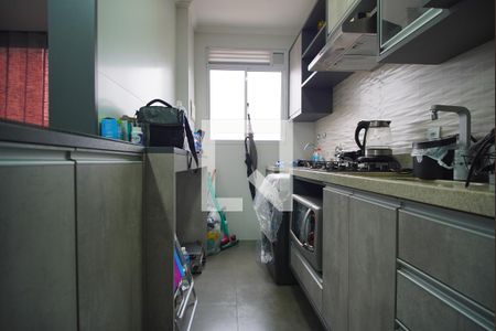 Cozinha de apartamento à venda com 2 quartos, 45m² em Humaitá, Porto Alegre