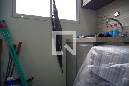 Cozinha e Área de Serviço de apartamento à venda com 2 quartos, 45m² em Humaitá, Porto Alegre