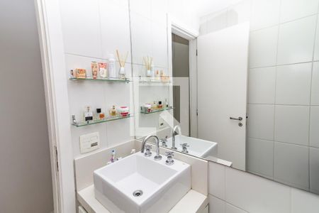 Apartamento à venda com 70m², 2 quartos e 1 vagaBanheiro Suíte 