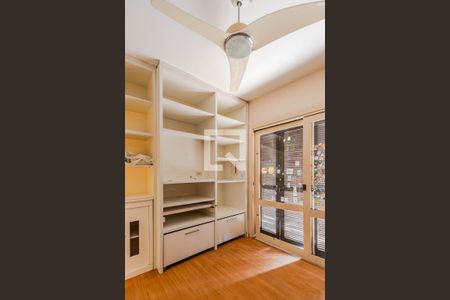 Casa de condomínio para alugar com 400m², 5 quartos e 2 vagasQuarto 5