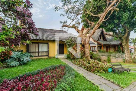 Casa de condomínio para alugar com 400m², 5 quartos e 2 vagasFachada