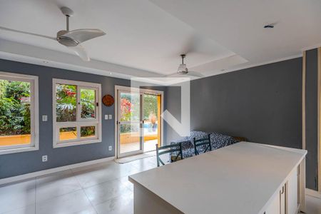 Casa de condomínio para alugar com 400m², 5 quartos e 2 vagasCozinha