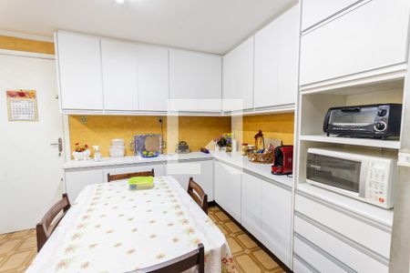 Casa à venda com 169m², 3 quartos e 2 vagasCozinha