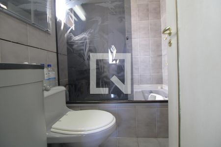 Banheiro da suíte de apartamento à venda com 2 quartos, 55m² em Vila Constança, São Paulo