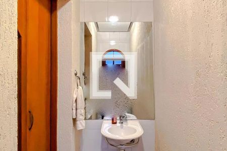 Casa para alugar com 270m², 3 quartos e 4 vagas Casa para alugar com 270m², 3 quartos e 4 vagasLavabo