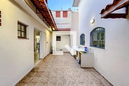 Casa para alugar com 270m², 3 quartos e 4 vagas Casa para alugar com 270m², 3 quartos e 4 vagasÁrea de serviço