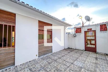 Casa para alugar com 270m², 3 quartos e 4 vagas Casa para alugar com 270m², 3 quartos e 4 vagasVaranda