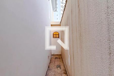 Casa para alugar com 270m², 3 quartos e 4 vagas Casa para alugar com 270m², 3 quartos e 4 vagasCorredor
