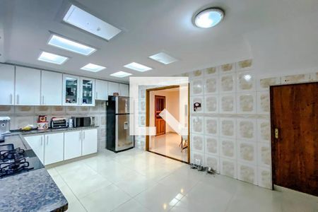 Casa para alugar com 270m², 3 quartos e 4 vagas Casa para alugar com 270m², 3 quartos e 4 vagasCozinha