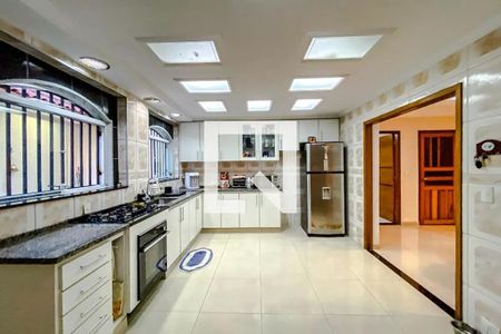 Casa para alugar com 270m², 3 quartos e 4 vagas Casa para alugar com 270m², 3 quartos e 4 vagasCozinha