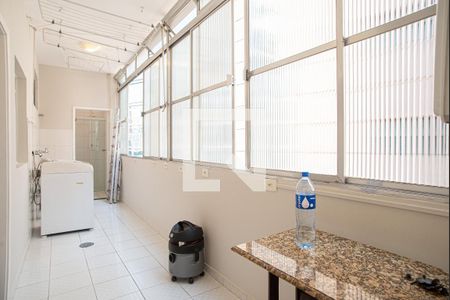 Apartamento à venda com 242m², 3 quartos e 1 vagaÁrea de Serviço