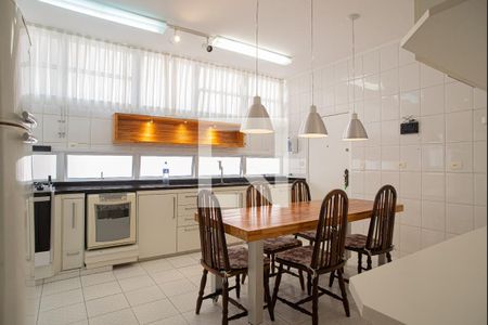 Apartamento à venda com 242m², 3 quartos e 1 vagaCozinha