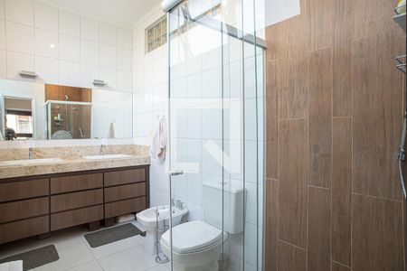 Apartamento à venda com 242m², 3 quartos e 1 vagaBanheiro da Suíte