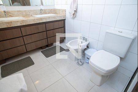 Apartamento à venda com 242m², 3 quartos e 1 vagaBanheiro da Suíte
