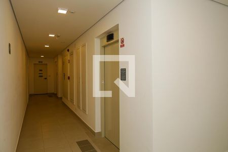 Apartamento para alugar com 33m², 2 quartos e sem vagaÁrea comum - Saguão do andar