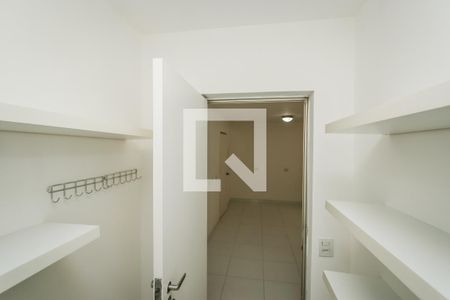 Apartamento à venda com 150m², 3 quartos e 1 vaga Apartamento à venda com 150m², 3 quartos e 1 vagaDispensa
