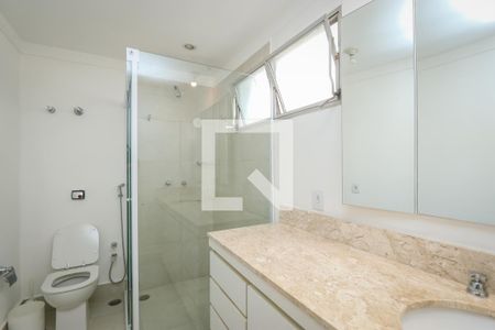 Apartamento à venda com 150m², 3 quartos e 1 vaga Apartamento à venda com 150m², 3 quartos e 1 vagaBanheiro da Suite