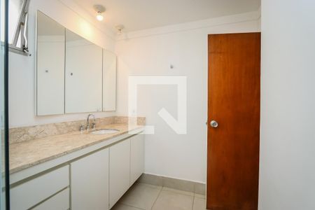 Apartamento à venda com 150m², 3 quartos e 1 vaga Apartamento à venda com 150m², 3 quartos e 1 vagaBanheiro da Suite