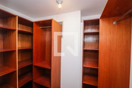 Apartamento à venda com 150m², 3 quartos e 1 vaga Apartamento à venda com 150m², 3 quartos e 1 vagaCloset da Suite