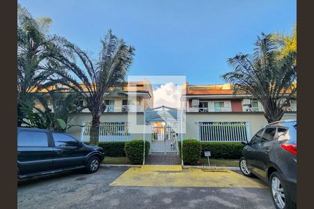 Casa de condomínio para alugar com 280m², 4 quartos e 3 vagas Casa de condomínio para alugar com 280m², 4 quartos e 3 vagasFachada e portaria