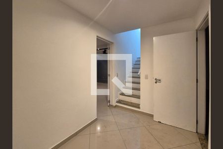 Casa de condomínio para alugar com 280m², 4 quartos e 3 vagas Casa de condomínio para alugar com 280m², 4 quartos e 3 vagasAntessala