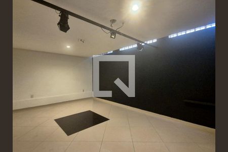 Casa de condomínio para alugar com 280m², 4 quartos e 3 vagas Casa de condomínio para alugar com 280m², 4 quartos e 3 vagasSala 2