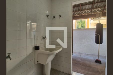 Casa de condomínio para alugar com 280m², 4 quartos e 3 vagas Casa de condomínio para alugar com 280m², 4 quartos e 3 vagasÁrea de Serviço