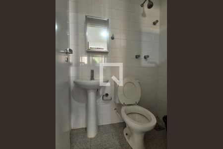 Casa de condomínio para alugar com 280m², 4 quartos e 3 vagas Casa de condomínio para alugar com 280m², 4 quartos e 3 vagasBanheiro de serviço