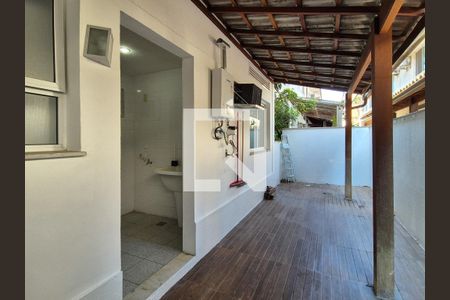 Casa de condomínio para alugar com 280m², 4 quartos e 3 vagas Casa de condomínio para alugar com 280m², 4 quartos e 3 vagasVaranda